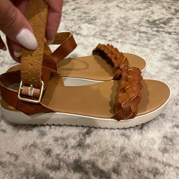 Super cute sandals - Picture 4 of 5